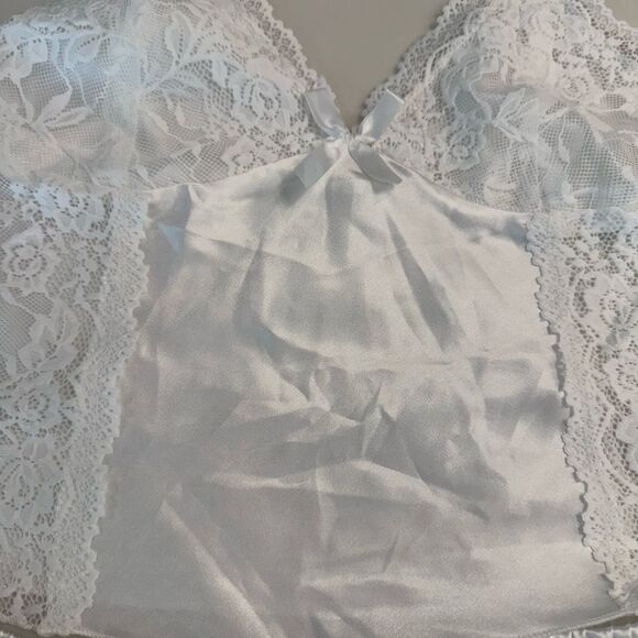 Elegant White Lace Sleepwear Set - Picture 3 of 8